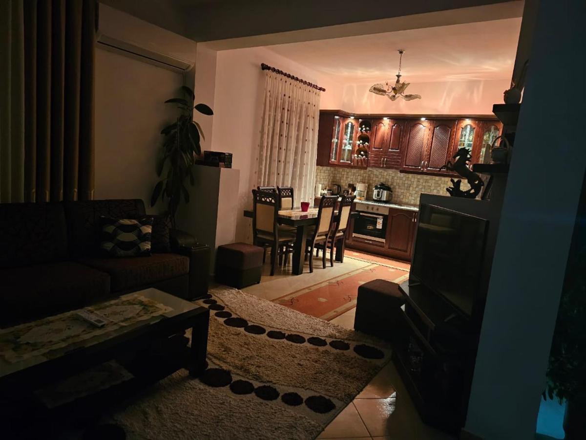 Guesthouse Iljaz Berat Extérieur photo