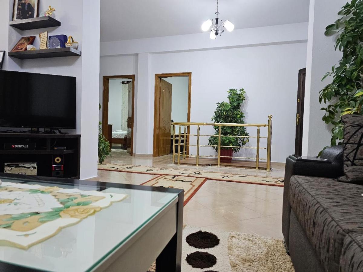 Guesthouse Iljaz Berat Extérieur photo